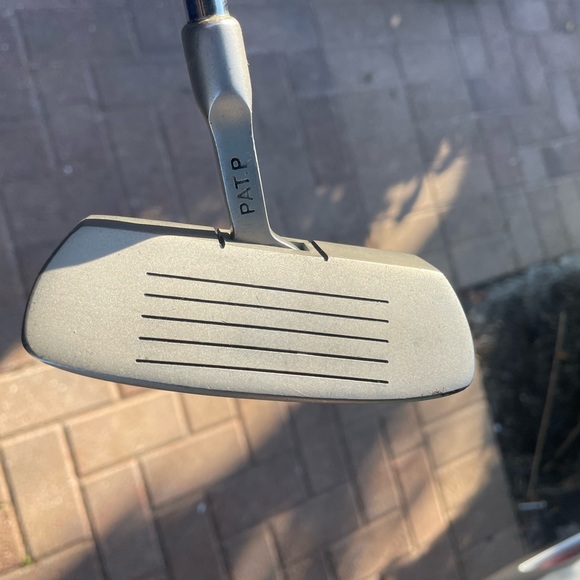 Hono YP500 Putter And Chipper All In One 
The head moves up/ down - Picture 4 of 8